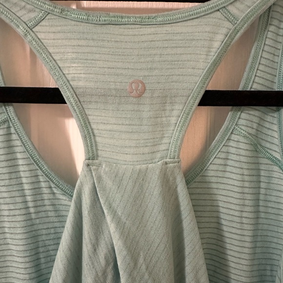 Teal green lulu tank - Picture 3 of 3